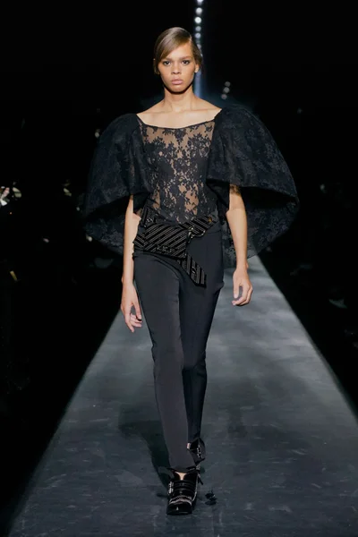 Look 25